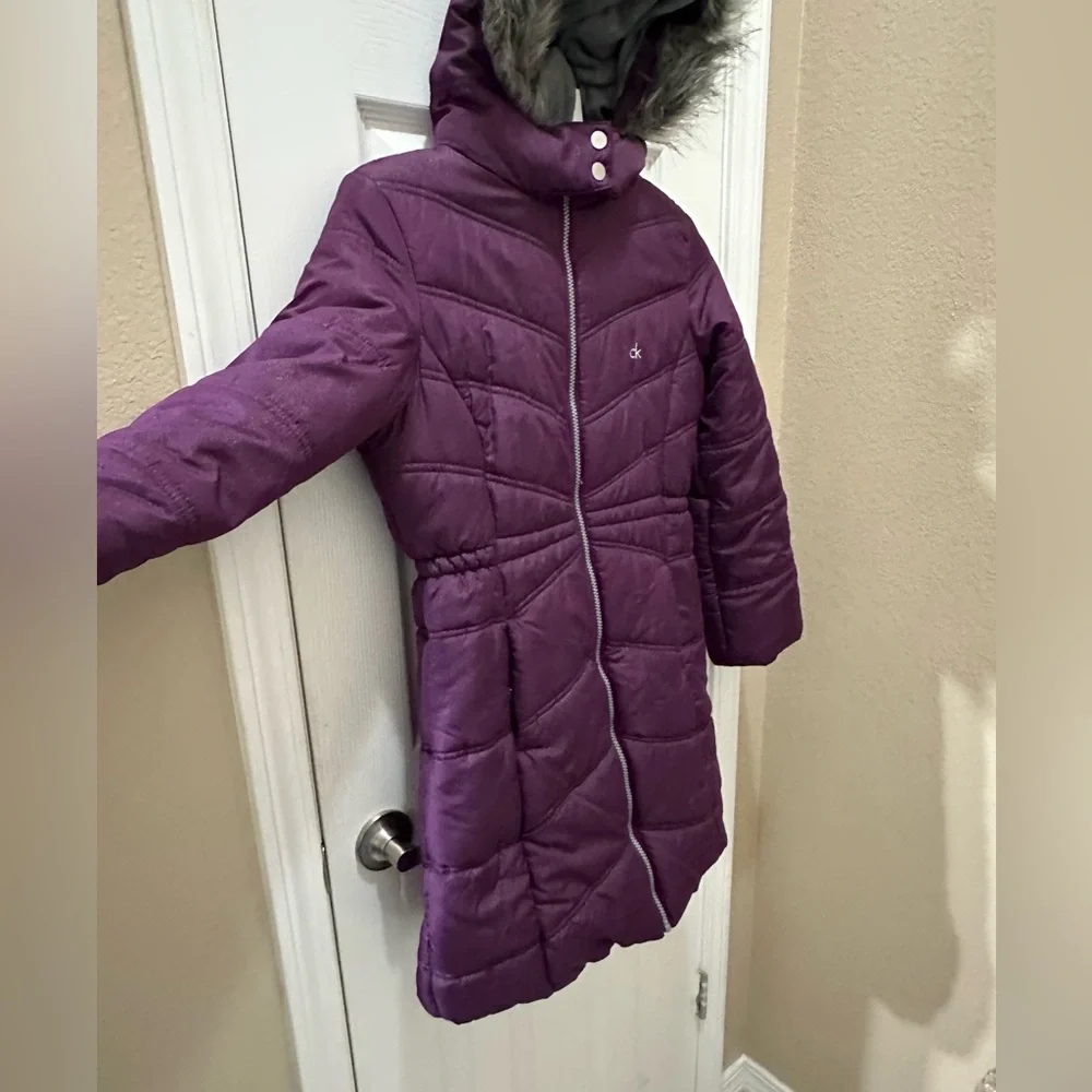 Calvin Klein Girls' Hooded Puffer Jacket purple faux fur trim hood size 12/14